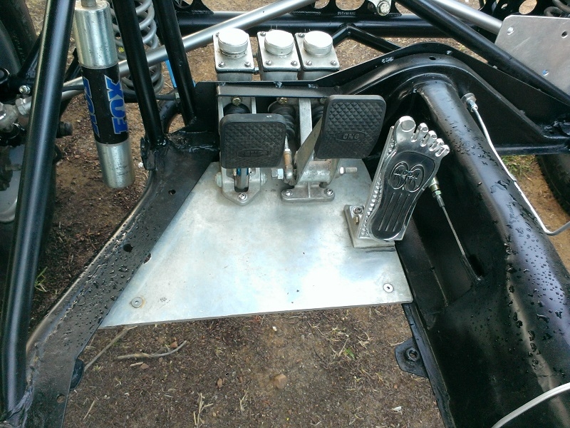 pedal mount with new throttle pedal and tunnel remake